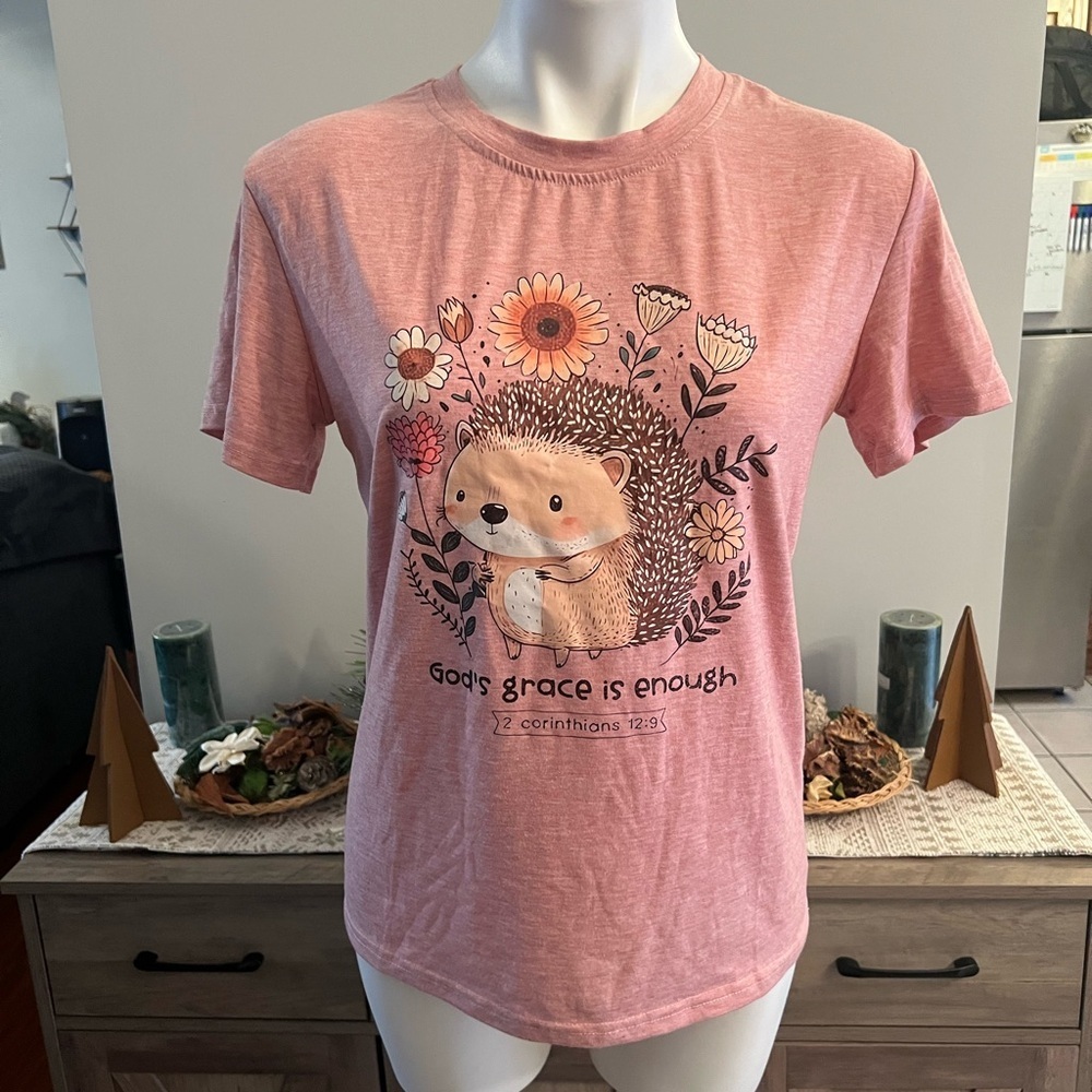 Amazon PINK hedgehog Tshirt - Picture 2 of 4